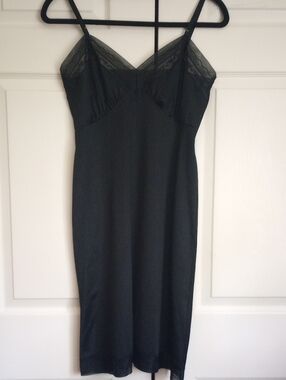 Vintage Hollywood Vassarette By Munsingwear 1960s Black Lace-Trim Slip Dress